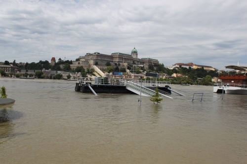 Noen bilder fra flommen i Budapest